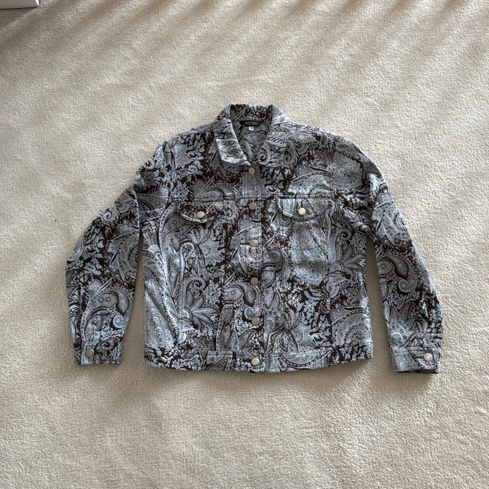 Gorgeous vintage woven jacquard baby blue and chocolate brown trucker jacket